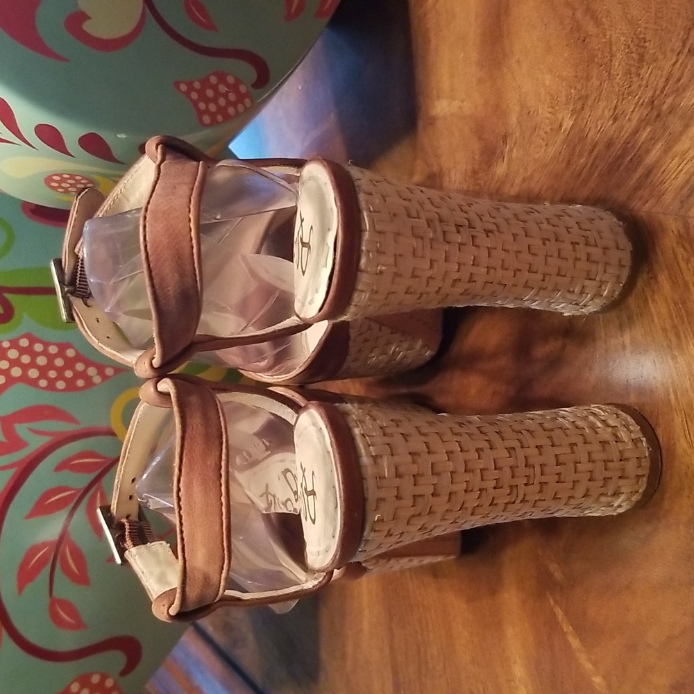ALICE & OLIVIA PLATFORM SANDALS - Size 8 - Picture 4 of 7
